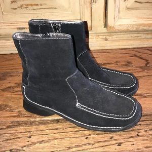 Black Suede Anne Klein ankle boots moccasin sz 6👢